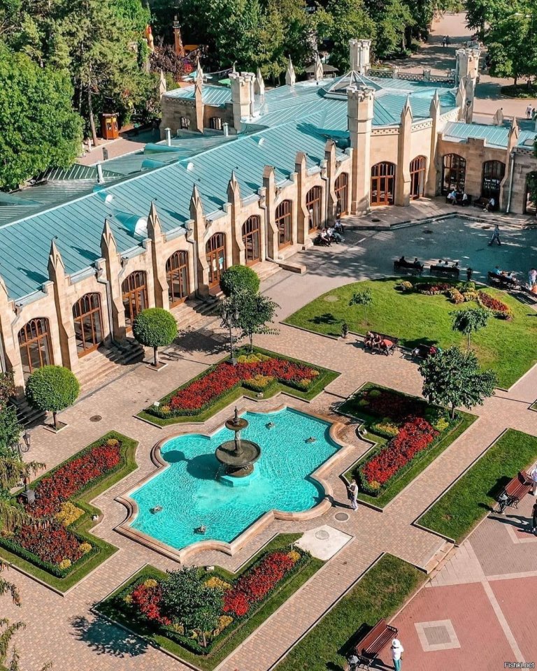 1638879232_26-krot-info-p-kislovodsk-kurortnii-park-narzannaya-galer-26